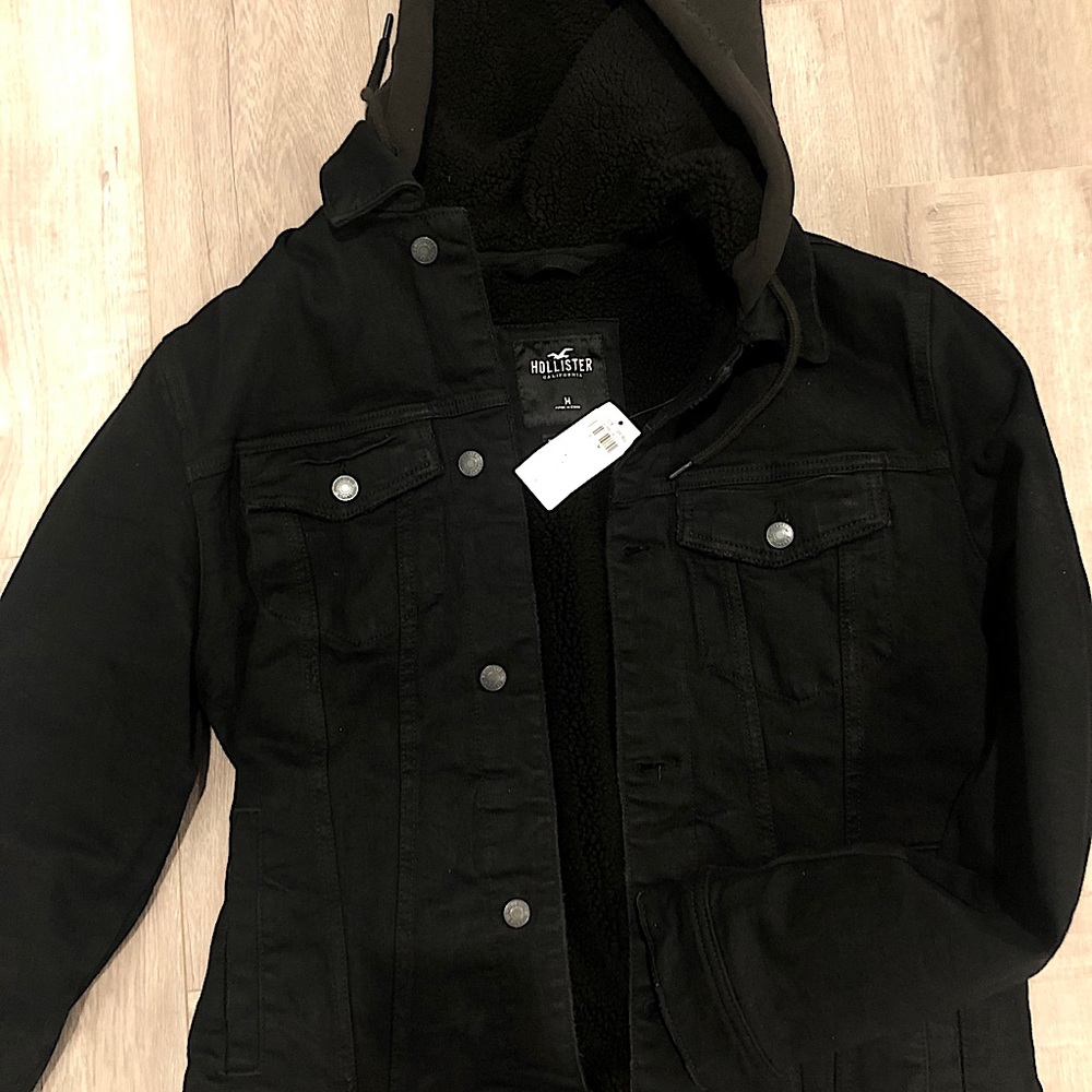 HOLLISTER BLACK DENIM JACKET